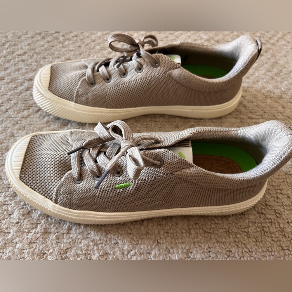Cariuma Women’s IBI Low Sand Knit Sneakers Sand Beige - Picture 2 of 4